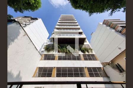 Apartamento à venda com 105m², 3 quartos e 2 vagasFachada