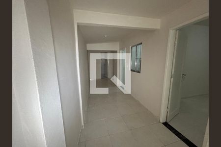 Sala de casa para alugar com 3 quartos, 100m² em Marechal Hermes, Rio de Janeiro