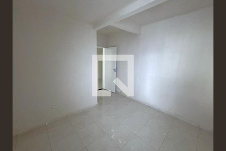 Quarto 1 de casa para alugar com 3 quartos, 100m² em Marechal Hermes, Rio de Janeiro