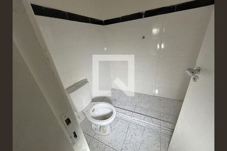 Banheiro de casa para alugar com 3 quartos, 100m² em Marechal Hermes, Rio de Janeiro