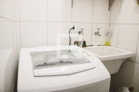 Casa à venda com 300m², 4 quartos e 3 vagasÁrea de Serviço 2