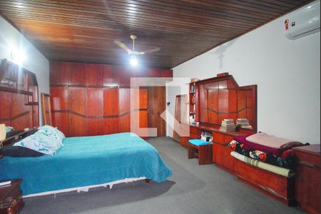 Casa à venda com 230m², 4 quartos e 3 vagas Casa à venda com 230m², 4 quartos e 3 vagasQuarto 1