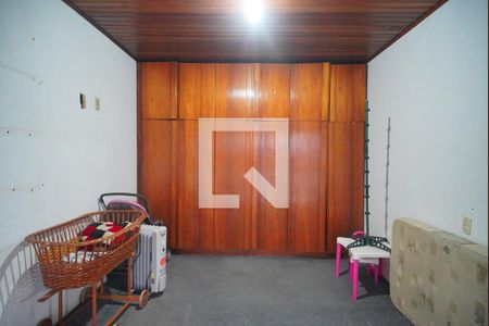 Casa à venda com 230m², 4 quartos e 3 vagas Casa à venda com 230m², 4 quartos e 3 vagasQuarto 2