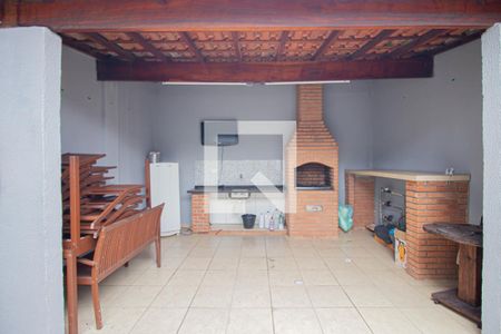 Casa para alugar com 55m², 2 quartos e 1 vagaÁrea comum - Churrasqueira