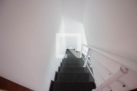 Casa para alugar com 55m², 2 quartos e 1 vagaescada