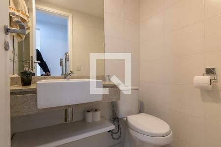 Apartamento à venda com 68m², 2 quartos e 1 vaga Apartamento à venda com 68m², 2 quartos e 1 vagaBanheiro Social