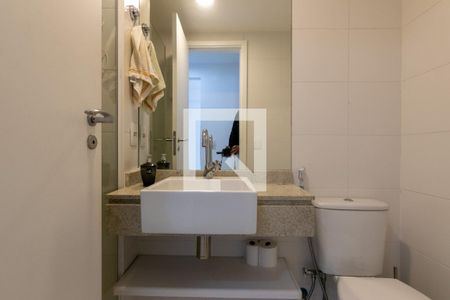 Apartamento à venda com 68m², 2 quartos e 1 vaga Apartamento à venda com 68m², 2 quartos e 1 vagaBanheiro Social