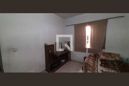 Casa à venda com 270m², 3 quartos e 4 vagas Casa à venda com 270m², 3 quartos e 4 vagasQuarto 2