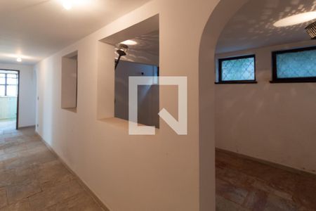 Casa à venda com 570m², 4 quartos e 4 vagasHall de Distribuição 