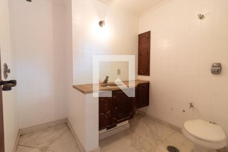 Casa à venda com 570m², 4 quartos e 4 vagasBanheiro da Suíte 1