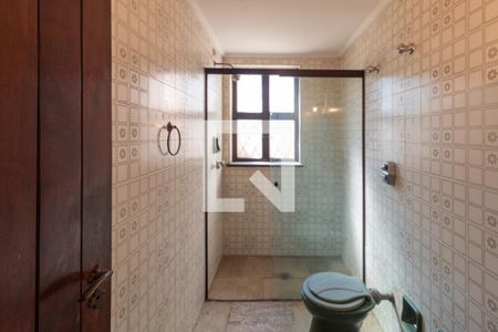 Casa à venda com 570m², 4 quartos e 4 vagasBanheiro de Serviço 2