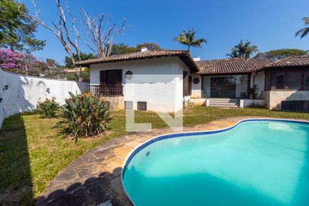 Casa à venda com 570m², 4 quartos e 4 vagasPiscina 