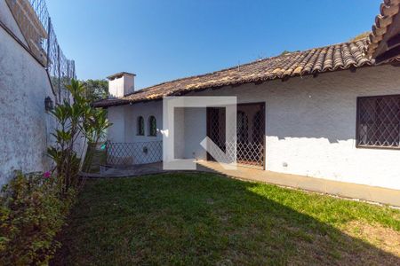 Casa à venda com 570m², 4 quartos e 4 vagasQuintal Jardim 