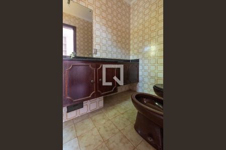 Casa à venda com 570m², 4 quartos e 4 vagasBanheiro da Suíte 2