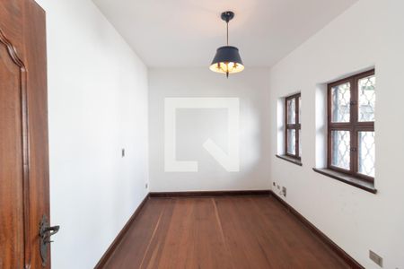 Casa à venda com 570m², 4 quartos e 4 vagasSala de Tv