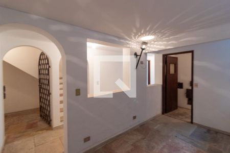 Casa à venda com 570m², 4 quartos e 4 vagasHall de Distribuição 