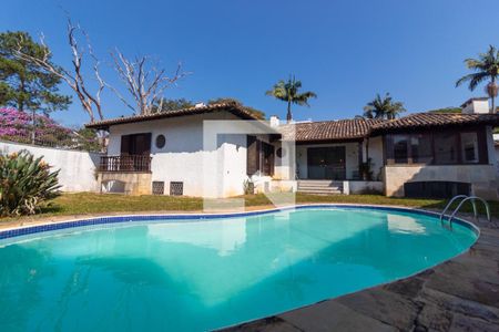 Casa à venda com 570m², 4 quartos e 4 vagasPiscina 