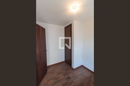 Casa à venda com 570m², 4 quartos e 4 vagasQuarto de Serviço 1