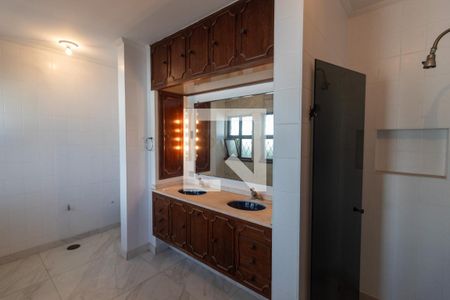 Casa à venda com 570m², 4 quartos e 4 vagasBanheiro da Suíte 3