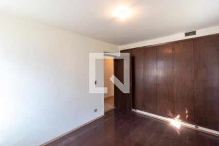 Casa à venda com 570m², 4 quartos e 4 vagasQuarto de Serviço 3