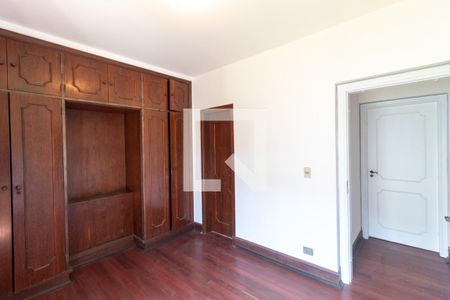 Casa à venda com 570m², 4 quartos e 4 vagasQuarto 2