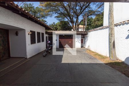 Casa à venda com 570m², 4 quartos e 4 vagasGaragem 