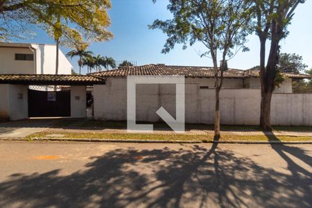 Casa à venda com 570m², 4 quartos e 4 vagasFachada 