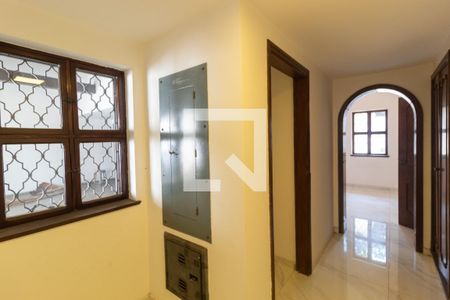 Casa à venda com 570m², 4 quartos e 4 vagasHall de Distribuição 