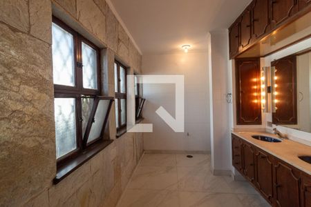 Casa à venda com 570m², 4 quartos e 4 vagasBanheiro da Suíte 3