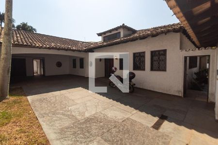 Casa à venda com 570m², 4 quartos e 4 vagasGaragem 