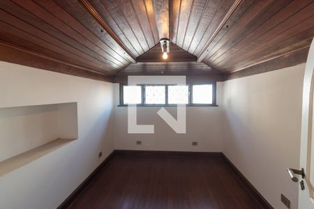 Casa à venda com 570m², 4 quartos e 4 vagasQuarto 5 