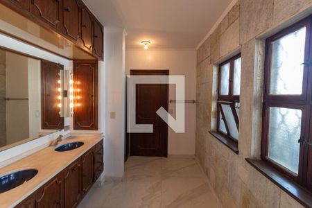 Casa à venda com 570m², 4 quartos e 4 vagasBanheiro da Suíte 3