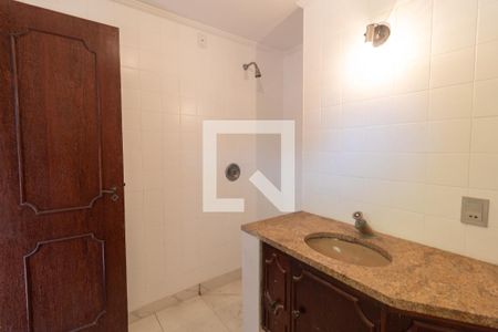 Casa à venda com 570m², 4 quartos e 4 vagasBanheiro da Suíte 1