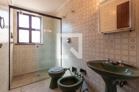 Casa à venda com 570m², 4 quartos e 4 vagasBanheiro de Serviço 2