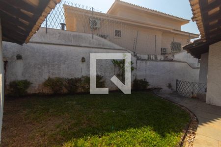 Casa à venda com 570m², 4 quartos e 4 vagasQuintal Jardim 