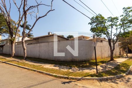 Casa à venda com 570m², 4 quartos e 4 vagasFachada 