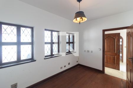 Casa à venda com 570m², 4 quartos e 4 vagasSala de Tv