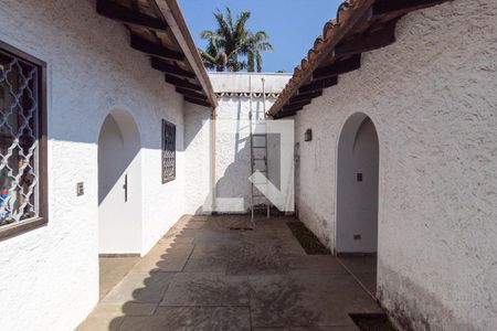 Casa à venda com 570m², 4 quartos e 4 vagasQuintal