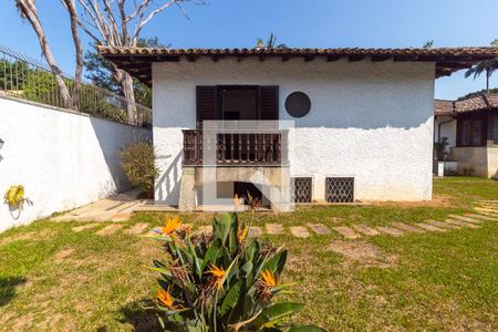 Casa à venda com 570m², 4 quartos e 4 vagasQuintal Jardim