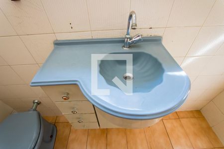 Casa à venda com 214m², 3 quartos e 2 vagas Casa à venda com 214m², 3 quartos e 2 vagasBanheiro social 2