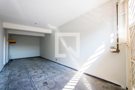 Garagem de casa à venda com 3 quartos, 214m² em Vila Suíça, Santo André