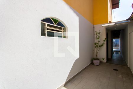 Casa à venda com 214m², 3 quartos e 2 vagas Casa à venda com 214m², 3 quartos e 2 vagasCorredor - Externo