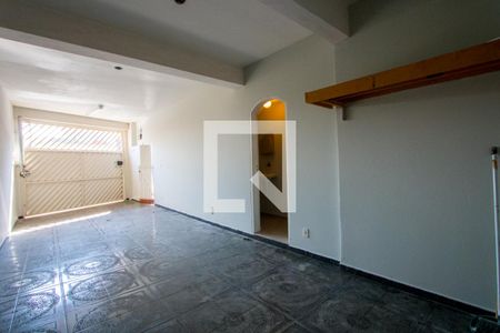 Casa à venda com 214m², 3 quartos e 2 vagas Casa à venda com 214m², 3 quartos e 2 vagasGaragem