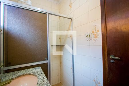 Casa à venda com 214m², 3 quartos e 2 vagas Casa à venda com 214m², 3 quartos e 2 vagasBanheiro social 1