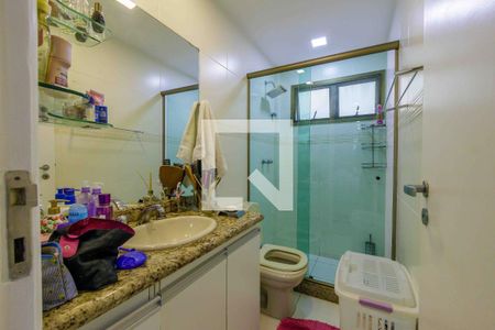 Apartamento à venda com 228m², 4 quartos e 3 vagasBanheiro da Suíte 1