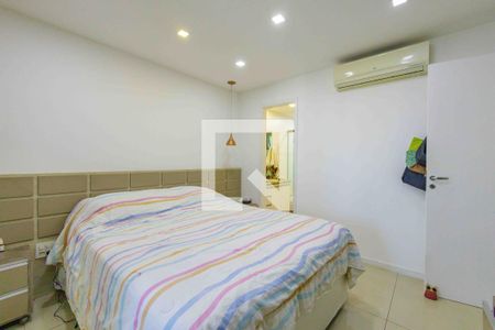 Apartamento à venda com 228m², 4 quartos e 3 vagasSuíte 1