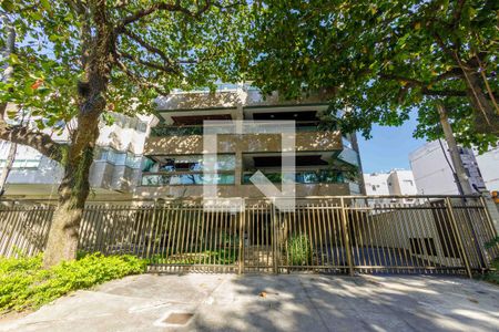 Apartamento à venda com 228m², 4 quartos e 3 vagasFachada