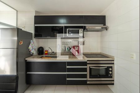 Cozinha de apartamento para alugar com 1 quarto, 34m² em Itaim Bibi, São Paulo