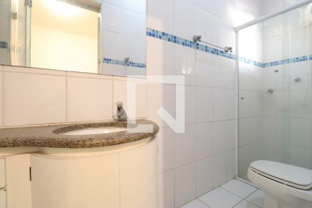 Casa à venda com 350m², 4 quartos e 6 vagasBanheiro da Suíte 3