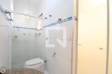 Casa à venda com 350m², 4 quartos e 6 vagasBanheiro da Suíte 3